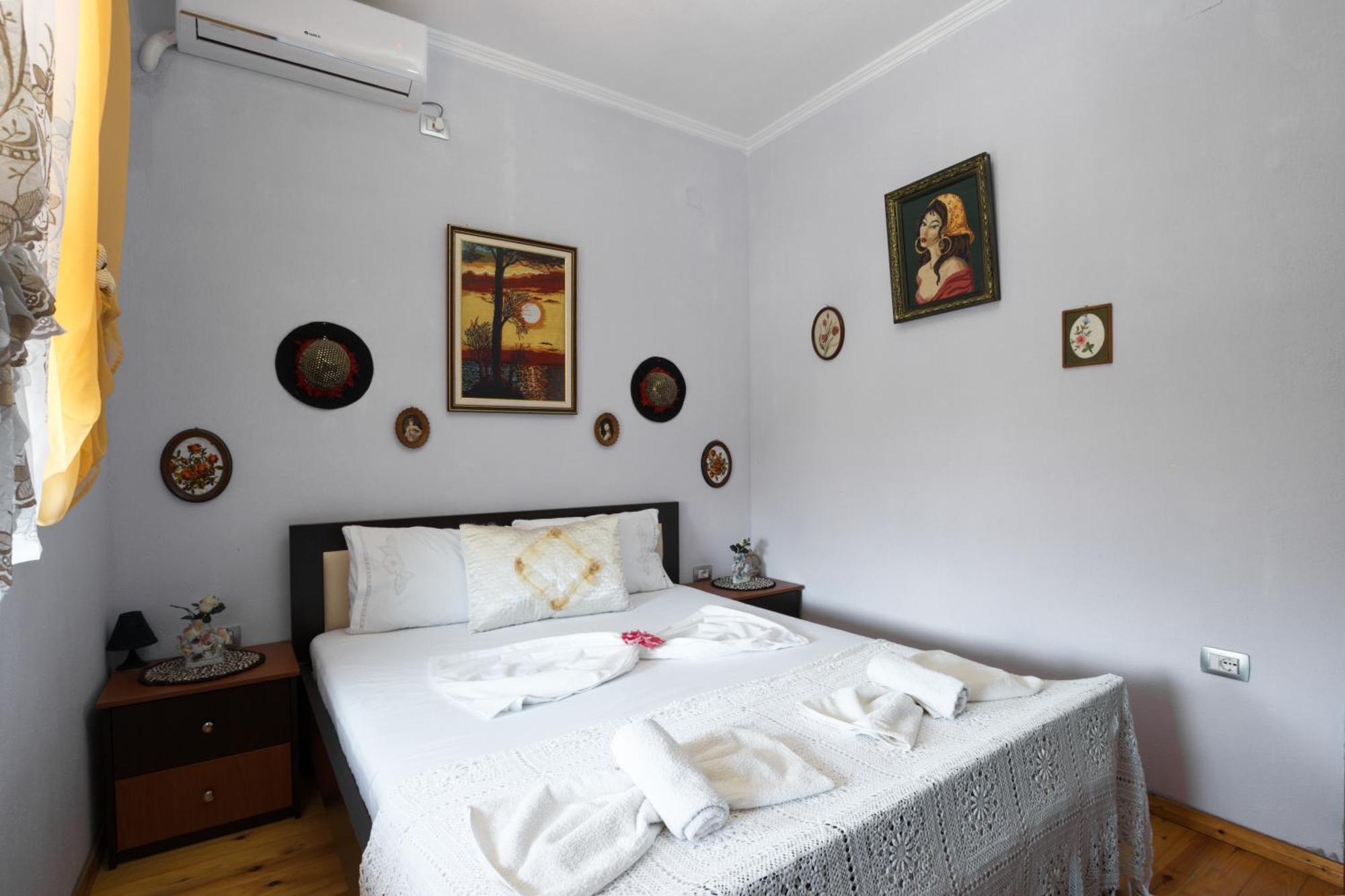 Leka Guesthouse จีโรคาสเตอร์ ภายนอก รูปภาพ