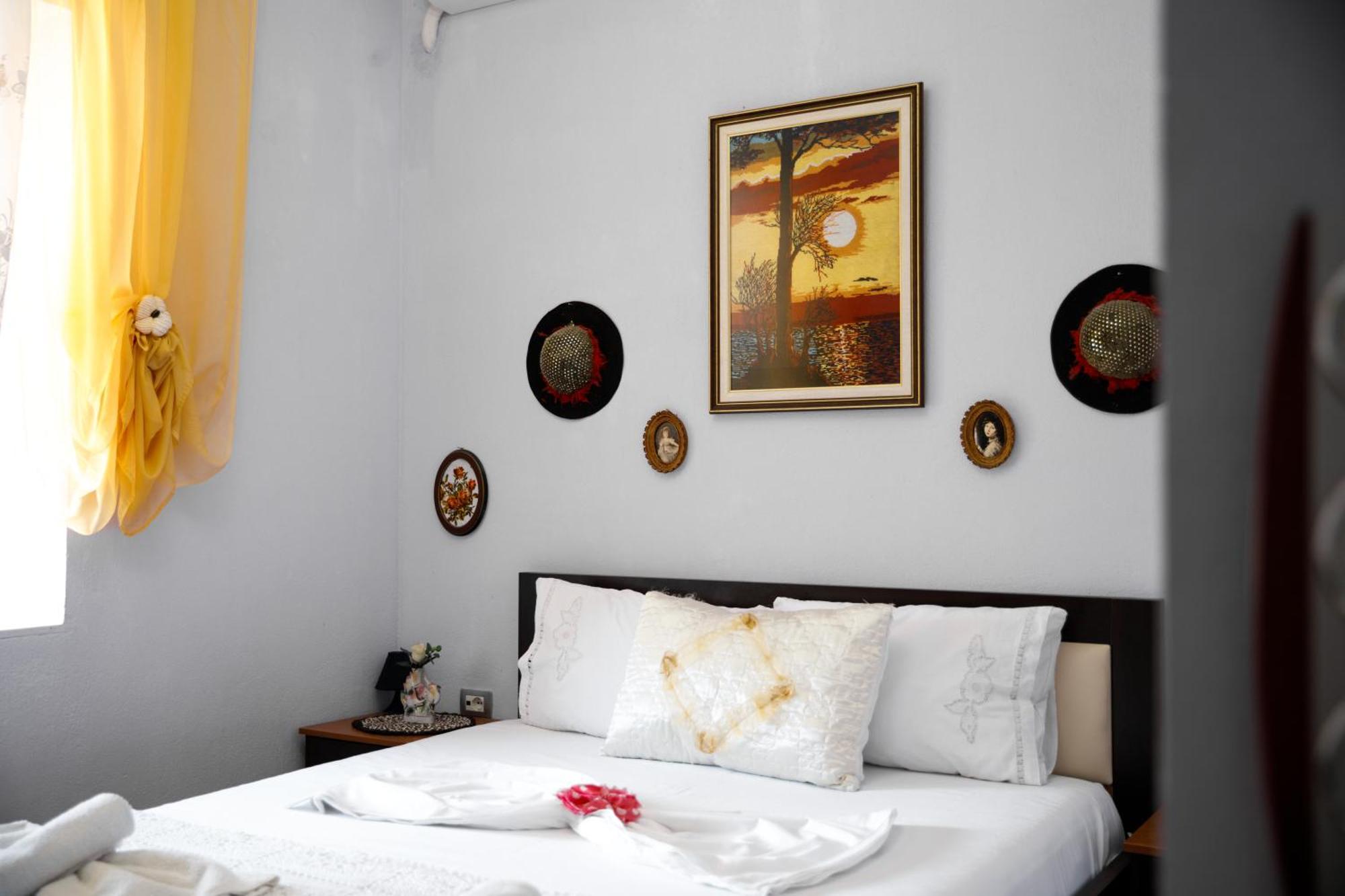 Leka Guesthouse จีโรคาสเตอร์ ภายนอก รูปภาพ