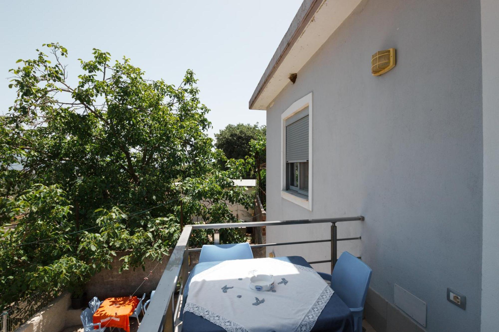 Leka Guesthouse จีโรคาสเตอร์ ภายนอก รูปภาพ